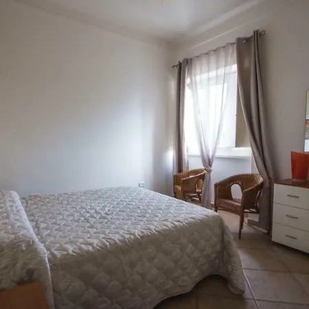 Posta Di Colonna 4* Trani